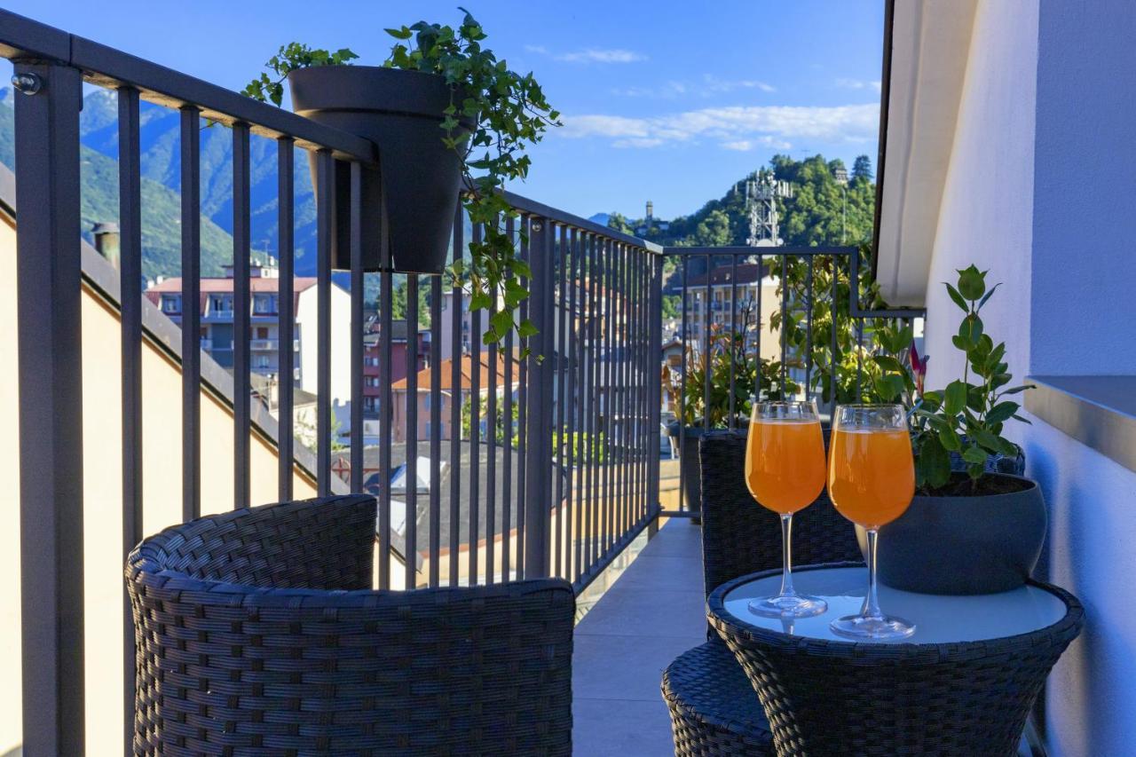 Panoramic Penthouse In The Historical Center Domodossola Exterior foto