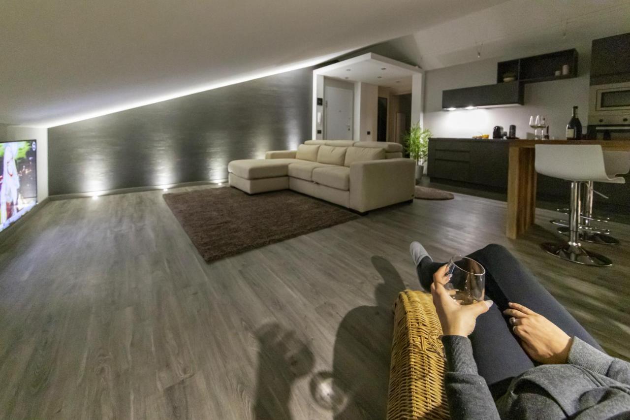 Panoramic Penthouse In The Historical Center Domodossola Exterior foto